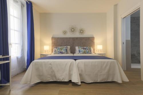 Superior Triple Room image 9