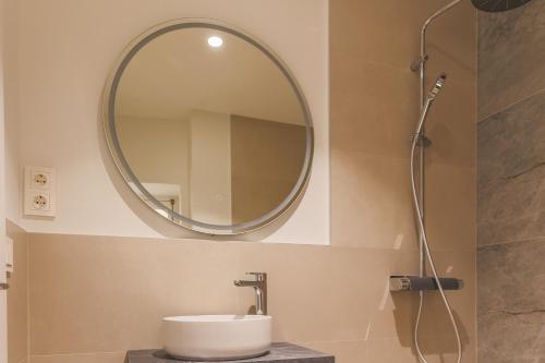 Double Room with Private Bathroom image 3