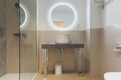 Superior Triple Room image 6
