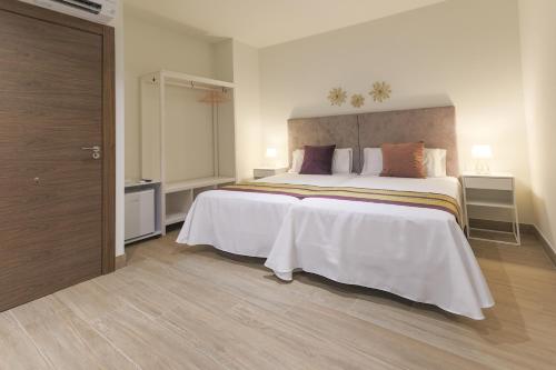 Superior Triple Room image 2
