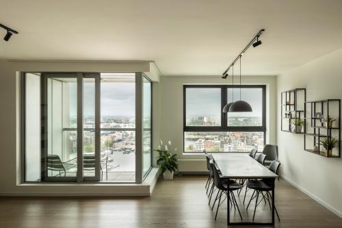 UNIEK appartement - mooiste en hoogste uitzicht op Antwerpen! - incl gratis parking