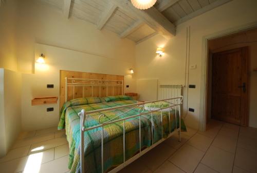 Spoleto by the pool - image 12