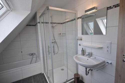 Three-Bedroom House image 10