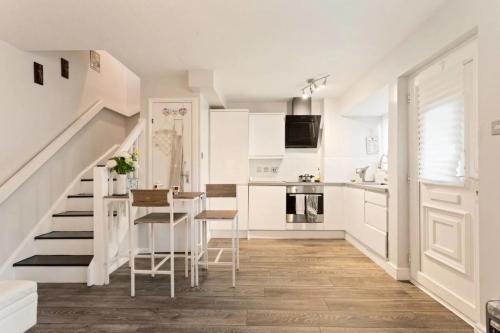 Snug & Cosy Home In Thamesmead Overlooking A Park - Creekmouth Open Space