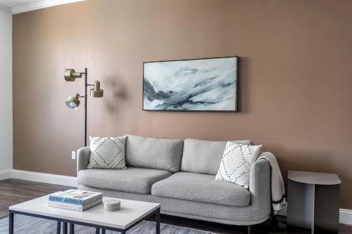 Playa Vista 1br w game lounge nr groceries 405 LAX-1090 in Los Angeles, USA