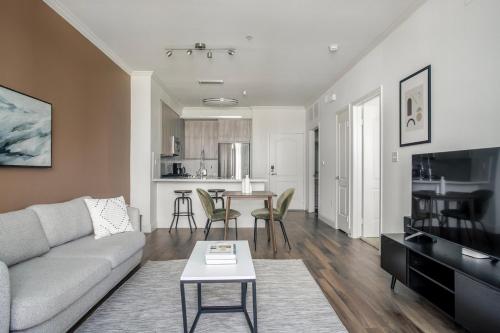 Playa Vista 1br w game lounge nr groceries 405 LAX-1090 in Los Angeles, USA