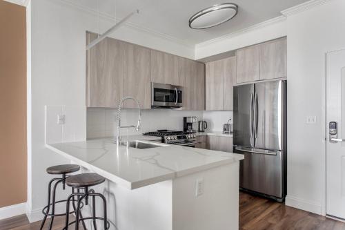 Playa Vista 1br w game lounge nr groceries 405 LAX-1090 in Los Angeles, USA