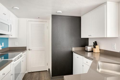 Studio City 2BR w Gym Pool WD nr TJ WF LAX-597, Los Ángeles (foto 8)