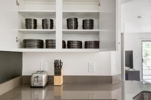 Studio City 2BR w Gym Pool WD nr TJ WF LAX-597, Los Ángeles (foto 9)