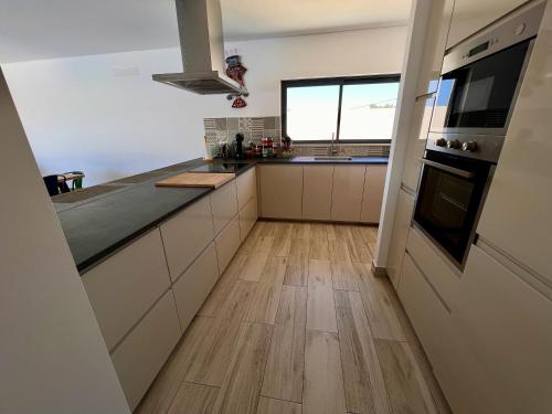 Kitchen, Villa Sonata in Ingrina Sol in Raposeira