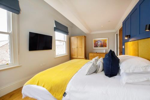 City Apartments - Priory Street - image 12