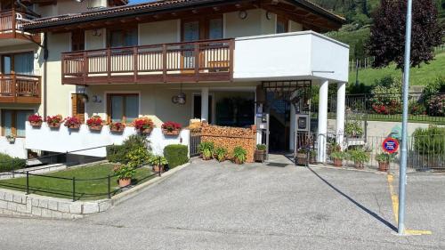 Mansarda con giardino Val di Sole Trentino in Terzola