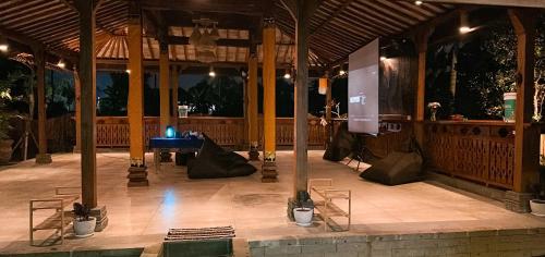 共用Lounge/電視區, 努努峇里生態友好度假村 (Nunu Bali Eco Friendly Retreat) in 塔巴南