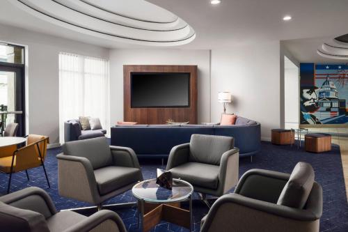Courtyard by Marriott Washington Capitol Hill/Navy Yard - image 6
