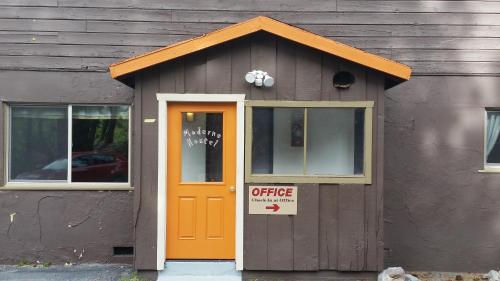 Entrada, Moderne Hostel in Mammoth Lakes Centre