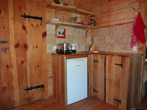 Konyha, Jarve Cottages in Tehumardi