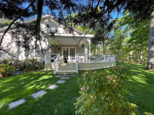 Private Home near Ocean Beaches, Nature Preserve in Northwest Harbor (NY)