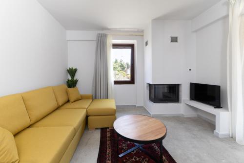 2 bedrooms, 4 beds