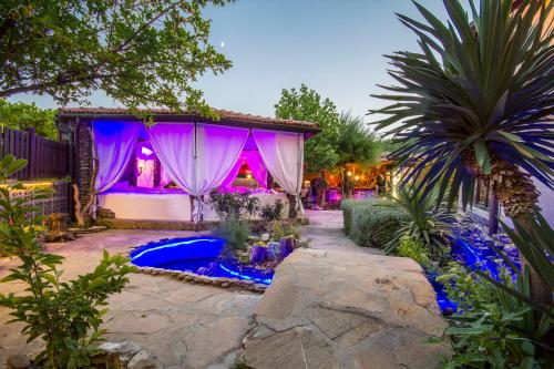 Garden, Coral Guest House in Obzor