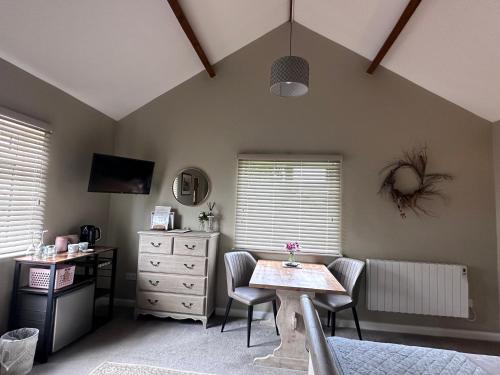 White House Farm - Beautiful Self Contained Courtyard Rooms 5