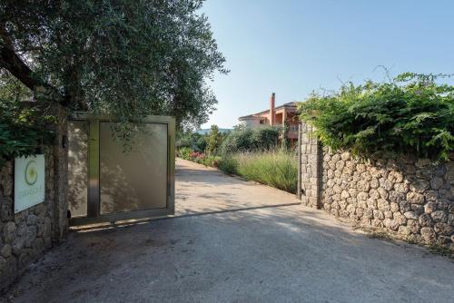 Contemporary Corfu Retreat - 3 Bedrooms - Villa Girasole - Artful Decor - Lush Garden - Tranquil Setting