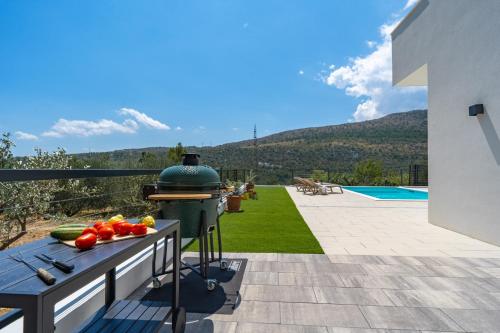 NEW! Modern Villa Nacle with private Pool