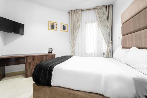 The Azaria Hotel
