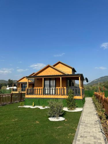 Lake House Kayacık