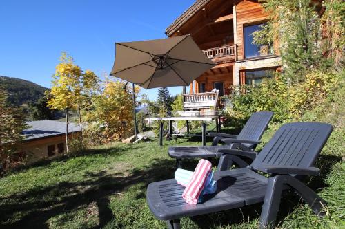 Charming Chalet w/ Mountain & Slope Views, Jacuzzi