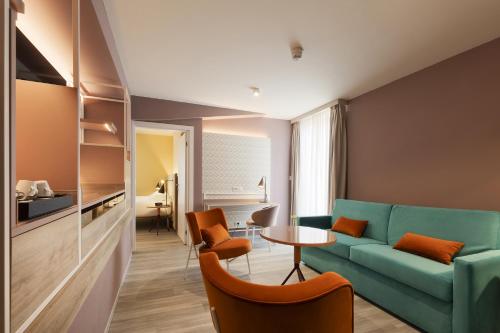 room detail thumbnail 0