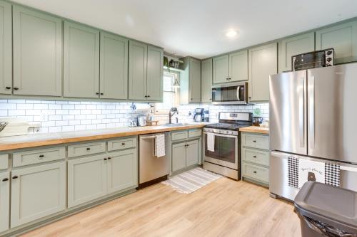 Pet-Friendly Alabama Retreat with Deck and Patio! in Leeds, USA