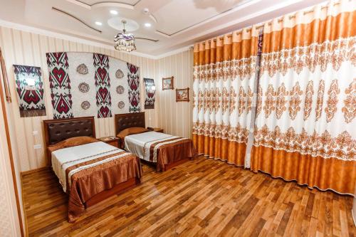 2 twin beds