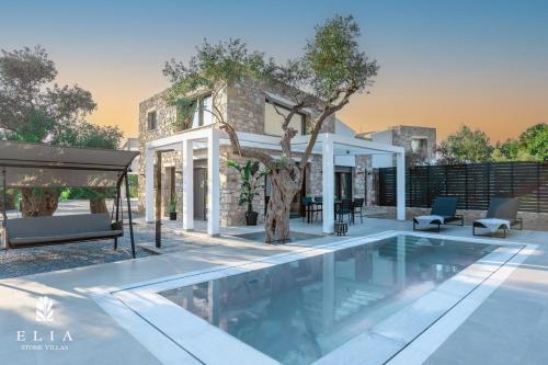 2 bedrooms, 4 beds