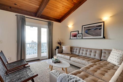 Pacific Coast House with Private Hot Tub! photo 3