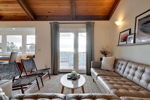 Pacific Coast House with Private Hot Tub! photo 4