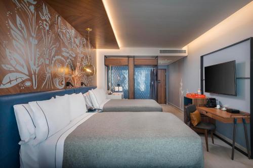 room detail thumbnail 1