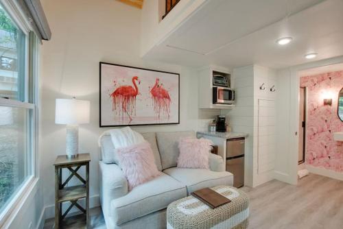Pink Flamingo Tiny Cottage At ReTreet by Lake Guntersville