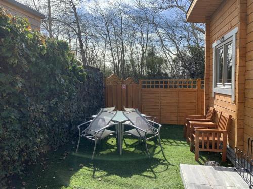 Immaculate Cabin 5 mins to Inverness Dog friendly in Allanfearn