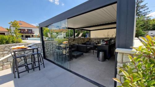 Balcony/terrace, Trifecta Udvarhaz in Tallya