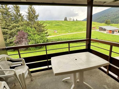 Studio cosy au pied des pistes avec balcon, proche centre et piscine, navette gratuite - FR-1-515-172 Studio cosy au pied des pistes avec balcon, proche centre et piscine, navette gratuite - FR-1-515-172