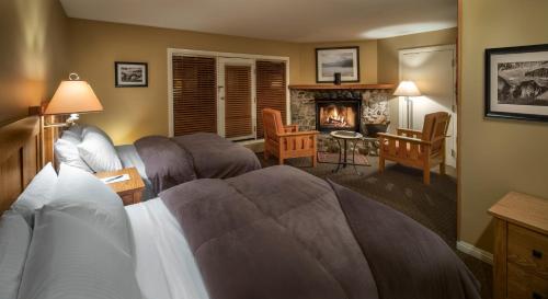 Emerald Lake Lodge Room Type - Double Room with Two Double Beds
