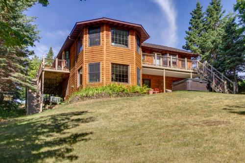 Cozy Frazee Lake Home with Hot Tub and Fire Pit!