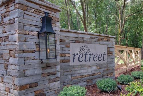 Oak Luxury Treehouse near Lake Guntersville