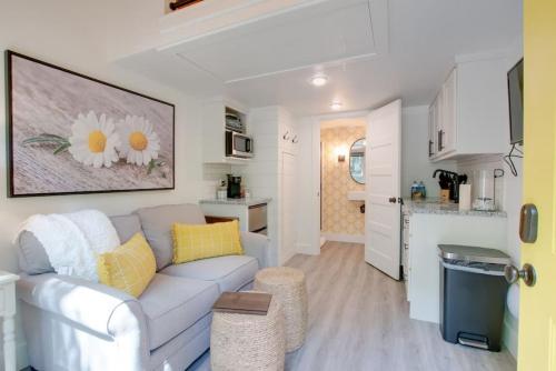 Daisy Tiny Cottage At ReTreet Near Lake Guntersville