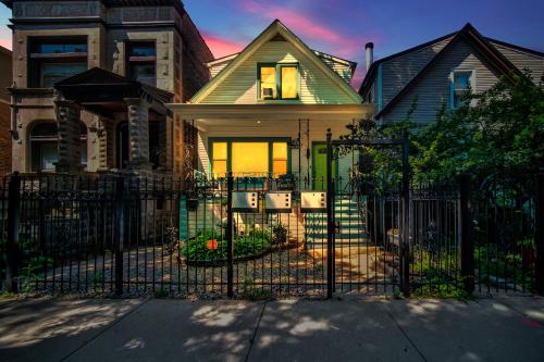 View, Logan Square Coach House in Logan Square