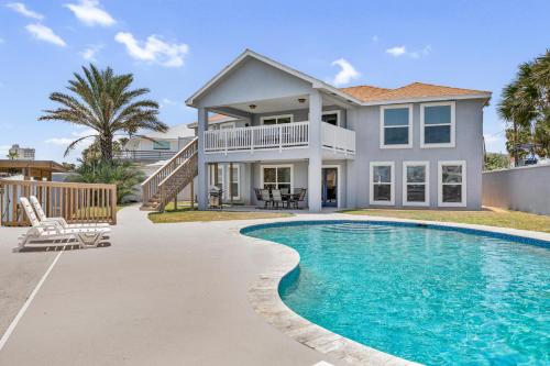 Private home on the bay with pool and boat slip!