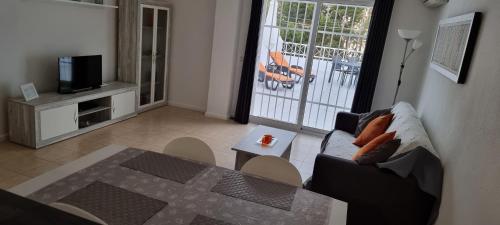 Immaculate and modern 1 bedroomed apartment