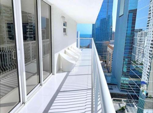 Luxury Sky Villa with City and Ocean Views, Miami-Dade, Florida
