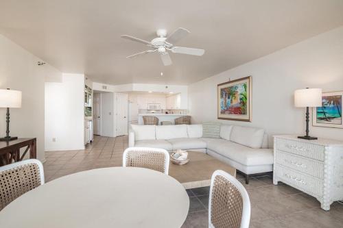 Seaside Escape 3-BR Stunning Ocean Views in Litchfield Beach, USA