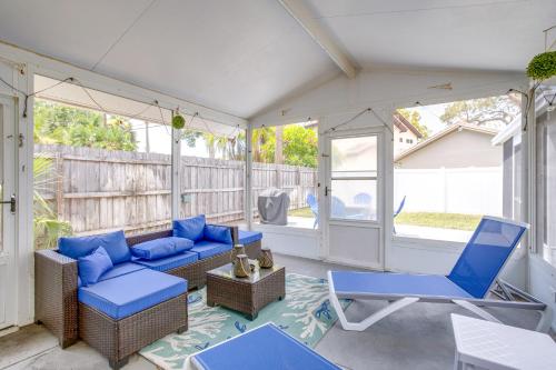 Seminole House with 2 Covered Lanais and Gas Grill! in Redington Shores, USA